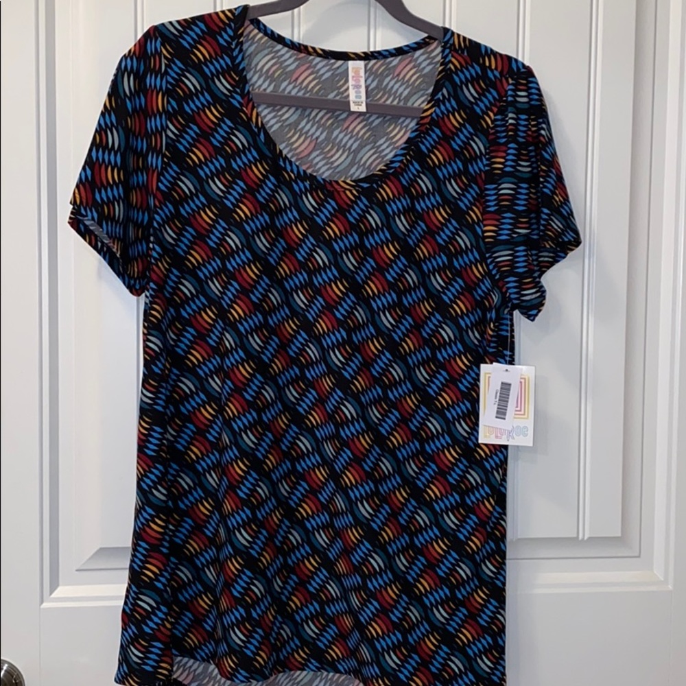 👏🏻Price Drop☺️Make offer LuLaRoe Classic T. NWT